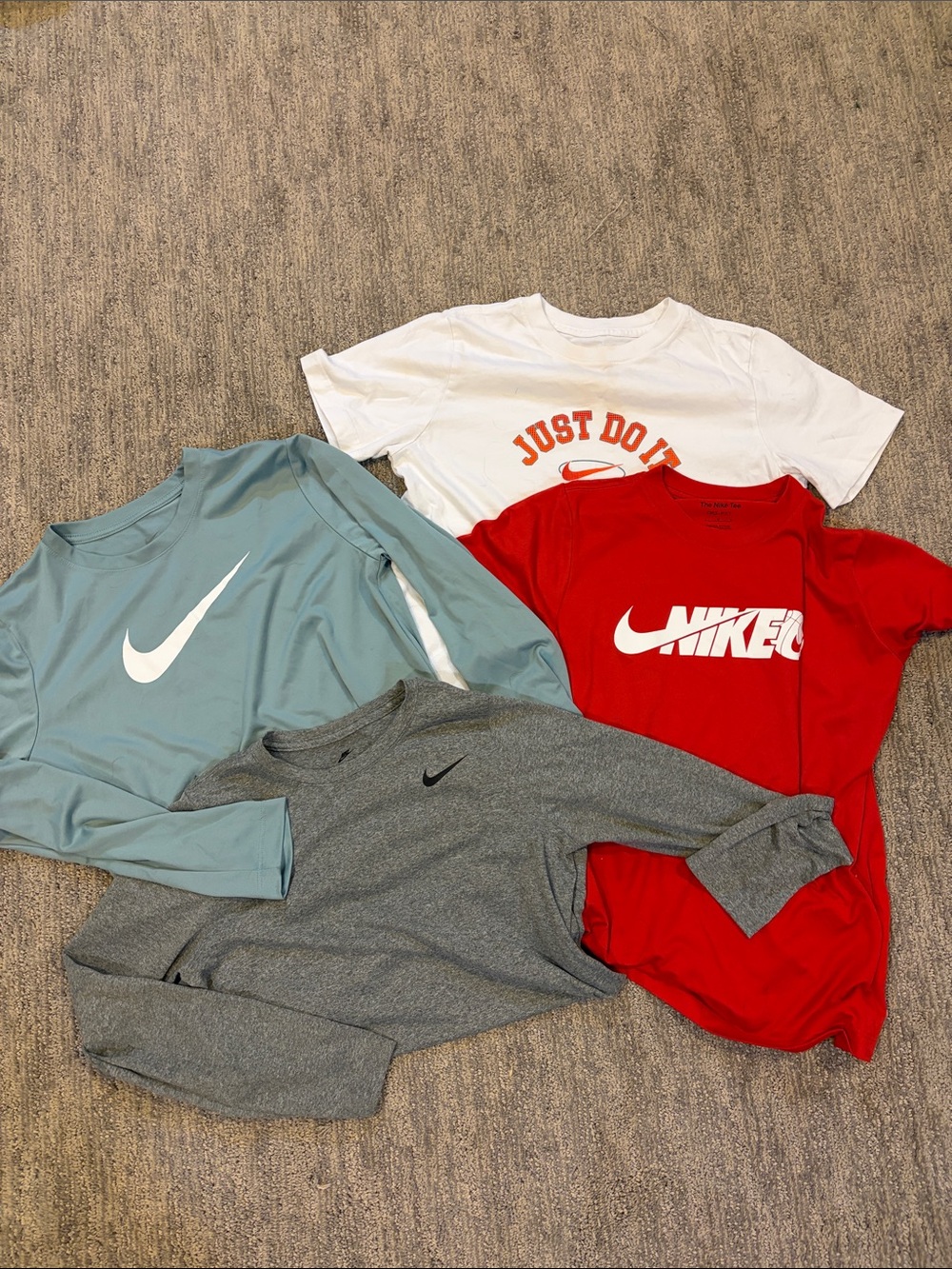 Nike Kids Long Sleeve & Short Sleeve Tops in Red, White, Gray, Blue-Green size L